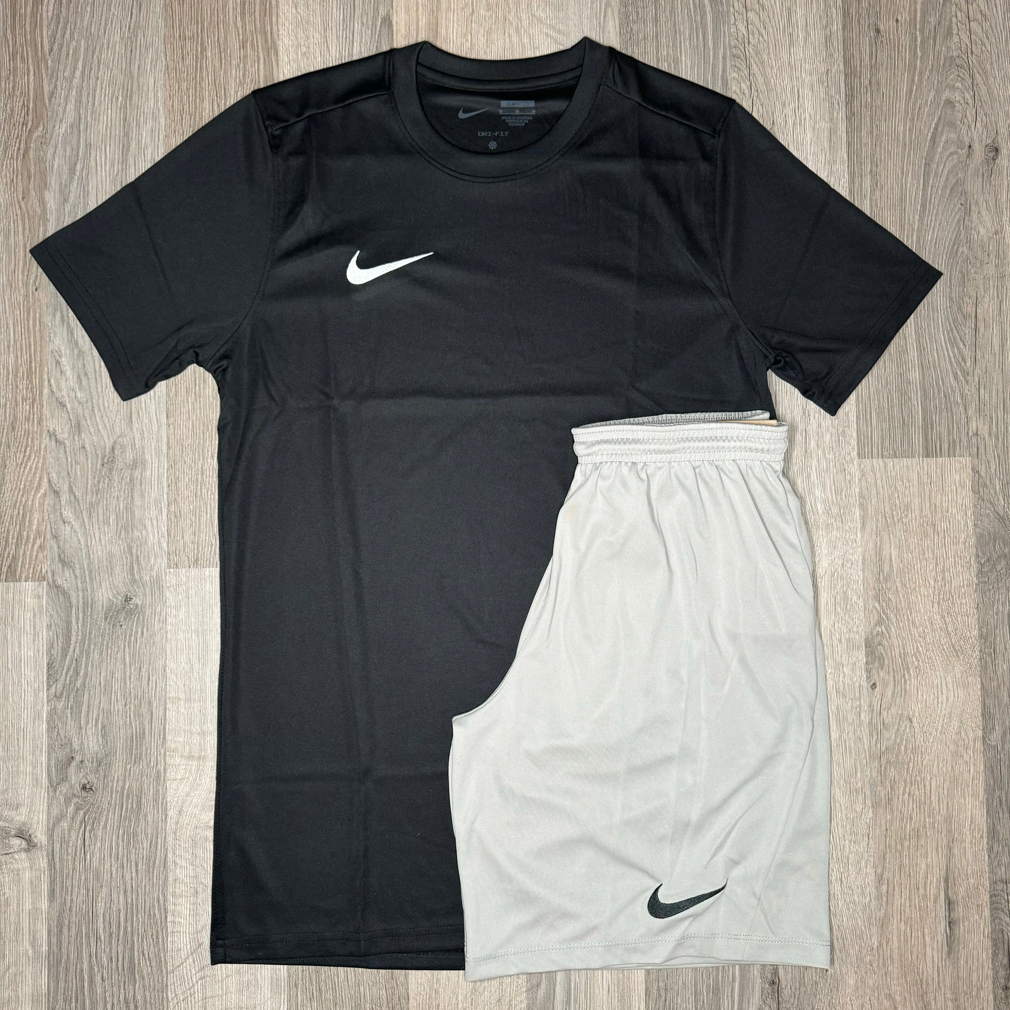 Nike Dri Fit Set - Tee & Shorts - Black / Grey