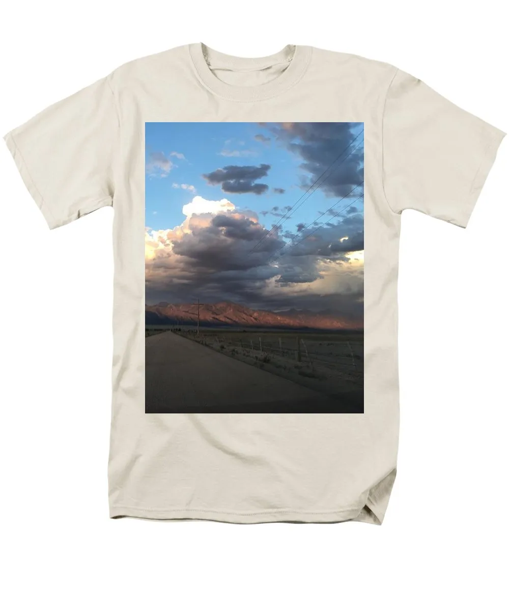 Summer Storm Sunset Crestone - Men's T-Shirt  (Regular Fit)